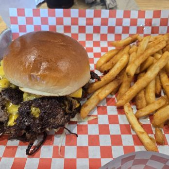 True Texas Burgers - Grilled onions expected raw red onions - Burgers Near Me - Frisco, Texas True Texas Burgers - Grilled onions expected raw red onions - Burgers Near Me - Frisco, Texas