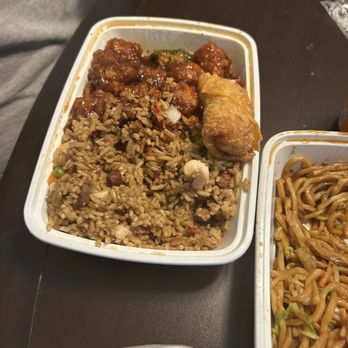 Bamboo Garden - General Tso's Chicken with house fried rice - Chinese Near Me - Clermont, Florida Bamboo Garden - General Tso's Chicken with house fried rice - Chinese Near Me - Clermont, Florida