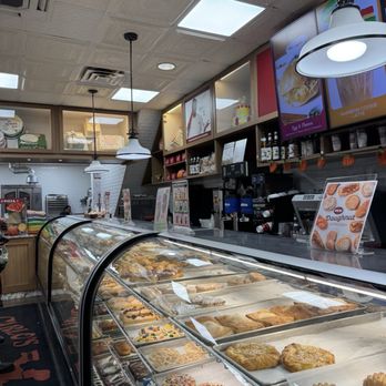 Carlo's Bakery - Bakeries Near Me - Hoboken, New Jersey