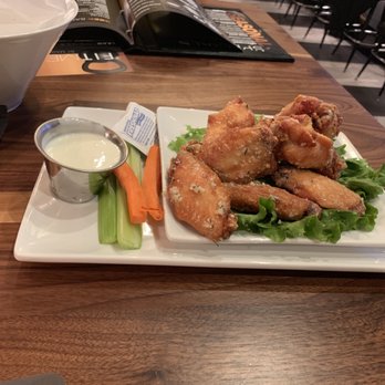Maggie McFly's | Springfield - Parmesan Truffle Wings - American Near Me - Springfield, Virginia