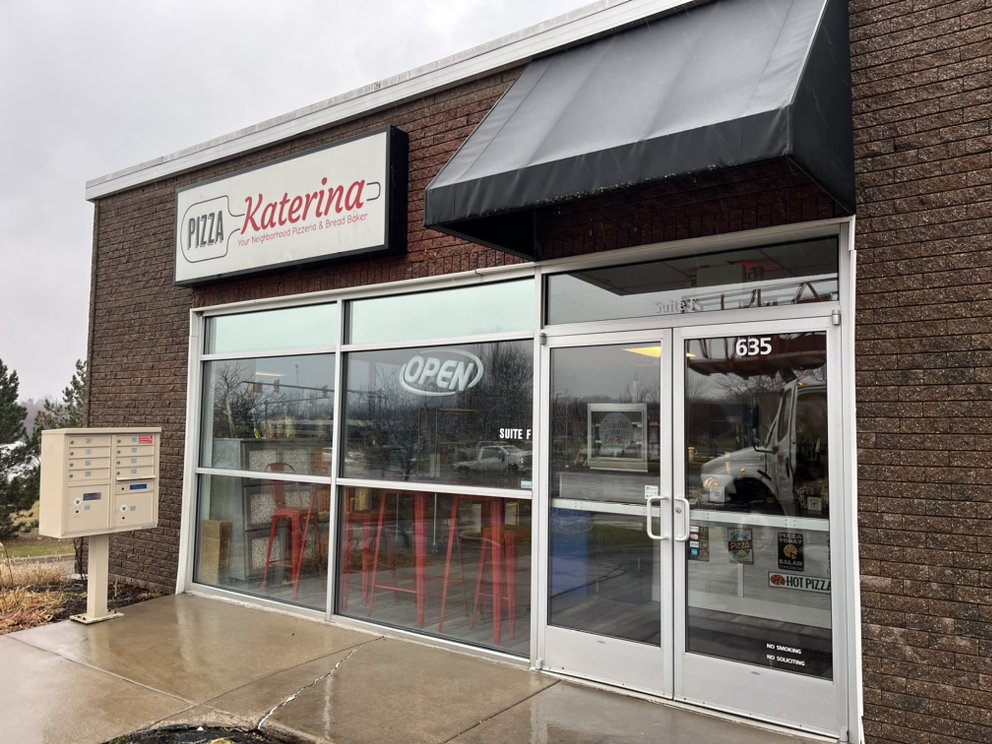 PIZZA KATERINA 34 Photos & 52 Reviews 635 N 9th St, Kalamazoo