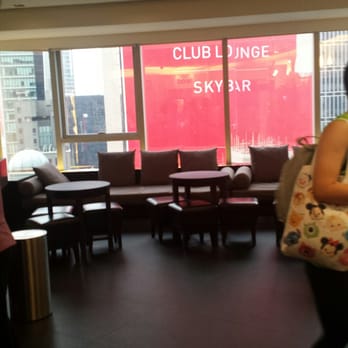 Pure Yoga - Great lounge, fabulous skyline view, especially from yoga studio 3 - Yoga Near Me - Hong Kong, HK