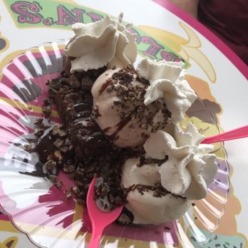 Sloan's - Doral - Brownie sundae - Ice Cream & Frozen Yogurt Near Me - Doral, Florida Sloan's - Doral - Brownie sundae - Ice Cream & Frozen Yogurt Near Me - Doral, Florida