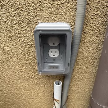 Right Electrical Solutions - Sleek new cover for the outdoor socket that caused the issue due to heavy rain. - Electricians Near Me - Los Angeles, California