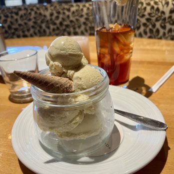 Pinstripes - Vanilla Gelato and Iced Tea - New American Near Me - South Barrington, Illinois Pinstripes - Vanilla Gelato and Iced Tea - New American Near Me - South Barrington, Illinois