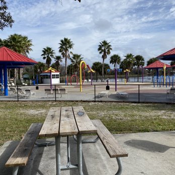 Downey Park - Picnic tables - Dog Parks Near Me - Orlando, Florida