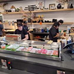 Kabuto Restaurant And Sushi Bar - Sushi bar