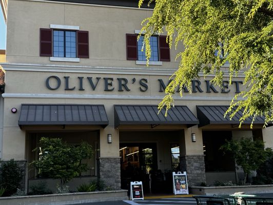 Oliver's Market - Windsor by null