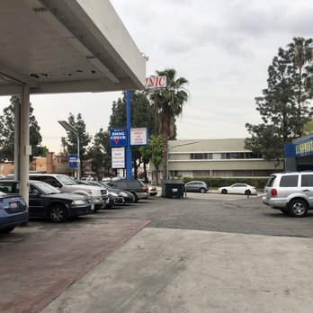 J's Auto Clinic - Parking lot - Auto Repair Near Me - Burbank, California