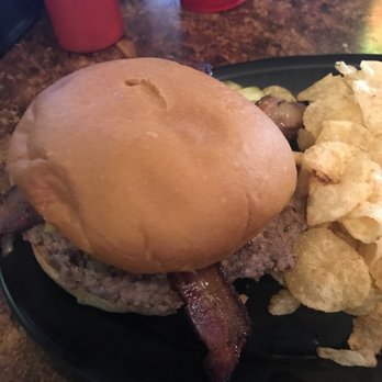 Hopper's Bar & Grill - Bars Near Me - Waconia, Minnesota