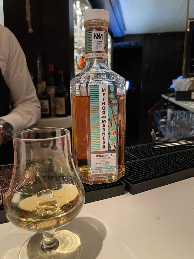 THE HORSESHOE BAR Updated September 2024 21 Photos & 19 Reviews