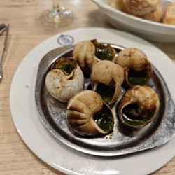 Chez Léon - Half dozen of snails
