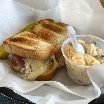 Hildebrandt's - Corned Beef Reuben w/ Macaroni Salad - Delis Near Me - Augusta, Georgia