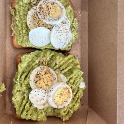 Juici Co Cafe - Yummy avocado toast