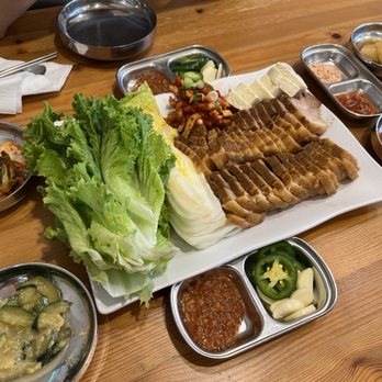 Abbaee Soondae - 6. Dwaeji - Bossam/돼지보쌈 - Korean Near Me - Centreville, Virginia