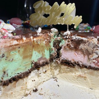McNulty's Ice Cream Parlor - Banana split cake - Ice Cream & Frozen Yogurt Near Me - Miller Place, New York McNulty's Ice Cream Parlor - Banana split cake - Ice Cream & Frozen Yogurt Near Me - Miller Place, New York