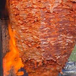 Tacos La Cuadra - Al pastor trompo