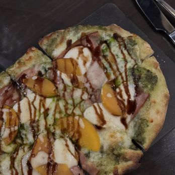 Southern Social - Bolo Peach Flatbread - Southern Near Me - Chaska, Minnesota
