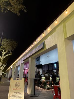 Islands Pizza Tavern by null