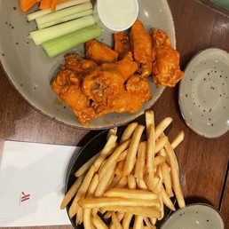 Buffalo wings and fries (very very salty) Buffalo wings and fries (very very salty)