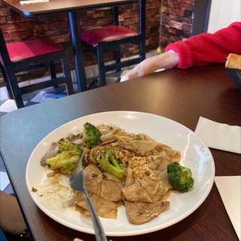 Pad Thai Classic - Thai Near Me - Long Beach, California Pad Thai Classic - Thai Near Me - Long Beach, California