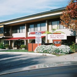 Gembrokers - Enter parking lot from S. River Street