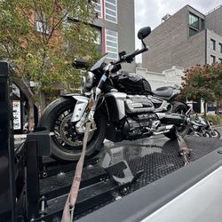 MAD Transpo NYC / Motorsports Towing & Transportation - Motorcycle Repair Shop Transportation - Triumph Rocket III R