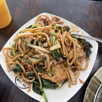 Jia Yan Dumpling House - Chicken Fried Noodles. - Shanghainese Near Me - Glendora, California