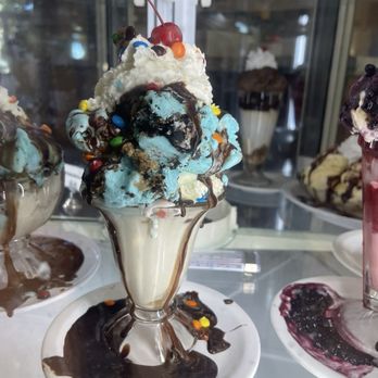 Fenton's Creamery - Ice Cream & Frozen Yogurt Near Me - Vacaville, California Fenton's Creamery - Ice Cream & Frozen Yogurt Near Me - Vacaville, California