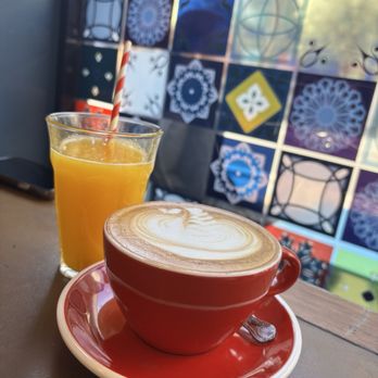 Pomme De Pain - Cappuccino and fresh squeezed orange juice - Sandwiches Near Me - London, XGL Pomme De Pain - Cappuccino and fresh squeezed orange juice - Sandwiches Near Me - London, XGL