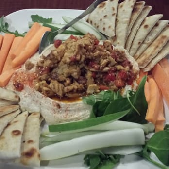 Avenue American Bistro - Hummus with chicken and red peppers - fantastic! - Sports Bars Near Me - Wayne, Michigan