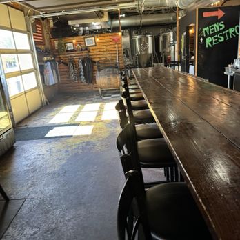 Krootz Brewing Company - Nice atmosphere - Brewpubs Near Me - Gainesville, Texas
