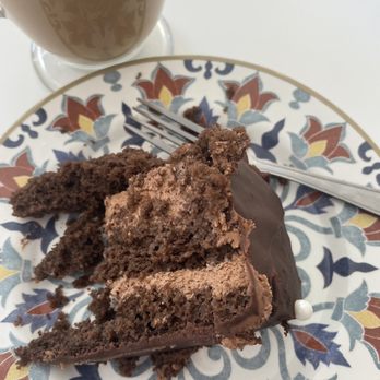 Vanilla Café e Gelato - Chocolate mousse cake slice - Coffee & Tea Near Me - Marietta, Georgia