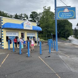 Antney's - Short line to place an order