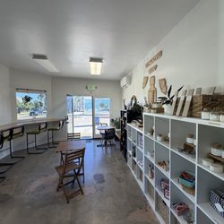 Ultreya Coffee And Tea - Inside