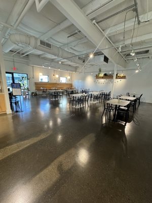 Dozen Bakery by null