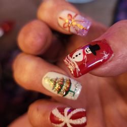 Broadway Nails & Spa - Nails christmas