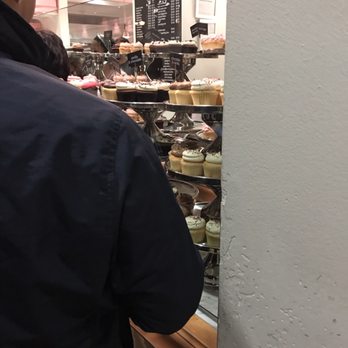 Georgetown Cupcake - Cupcakes Near Me - Washington, DC, District of Columbia