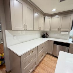 NE Cabinet - Holden, MA kitchen remodel featuring Fabuwood Cabinetry Fusion Oyster