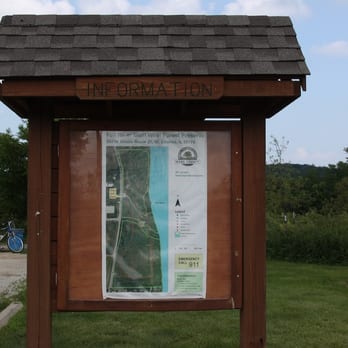 Fox River Bluff Dog Park - Sign showing a map of the dog park - Dog Parks Near Me - St. Charles, Illinois Fox River Bluff Dog Park - Sign showing a map of the dog park - Dog Parks Near Me - St. Charles, Illinois