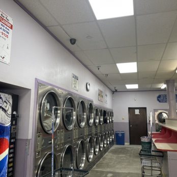 Soapy Lee Coin Laundry - Inside - Laundromat Near Me - Tustin, California