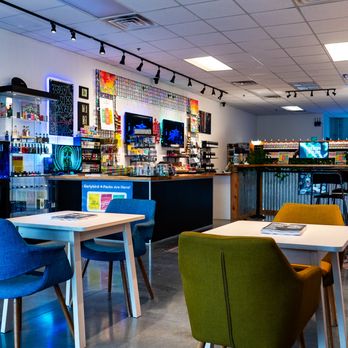 Cloud Counter Vapor - Interior Lounge with free Wi-Fi. - Vape Shops Near Me - Austin, Texas Cloud Counter Vapor - Interior Lounge with free Wi-Fi. - Vape Shops Near Me - Austin, Texas