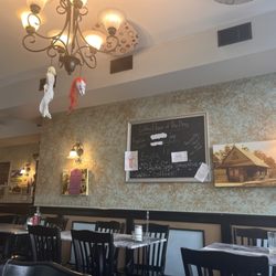 Chestnut Street Cafe & Eatery - Indoors