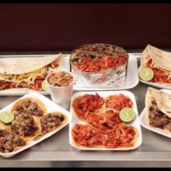 Doña Gringa y Don Pastor - Food options