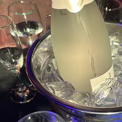 La Burla Bee - Non Alcoholic Champagne
