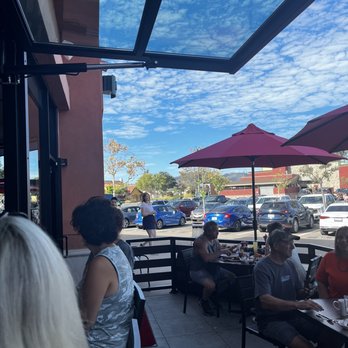 Broken Yolk Cafe - outside area bar view - Breakfast & Brunch Near Me - Santee, California
