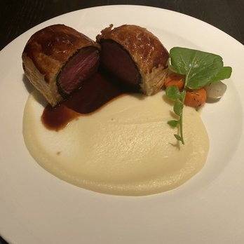 Gordon Ramsay Hell's Kitchen - Beef Wellington - Steakhouses Near Me - Stateline, Nevada