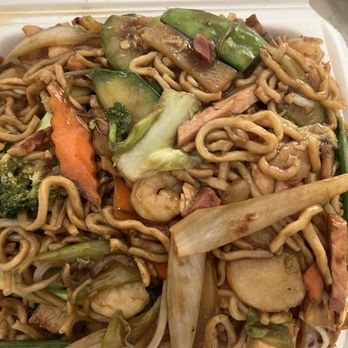 Ding Ho Kitchen - Special chow mein - Chinese Near Me - Fresno, California