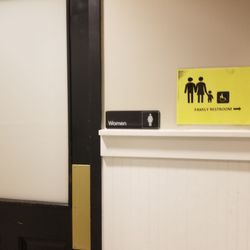Ellie's Farmhouse - Methuen - Family restroom near women's room