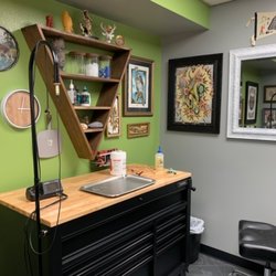Kindhand Tattoo - Tattoo Studio